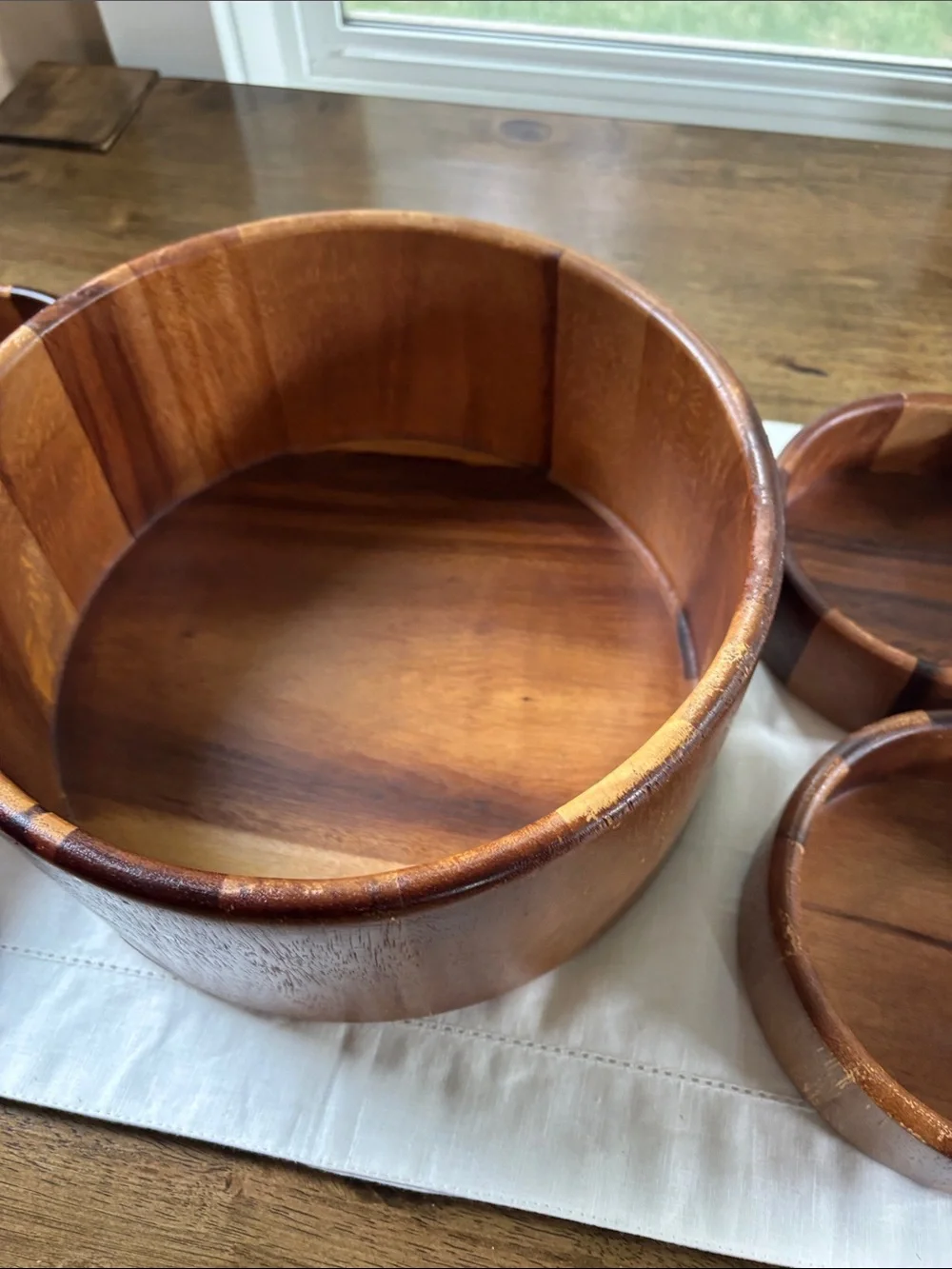 Wooden Salad Bowl Set with 4 Matching Bowls - Natural Brown